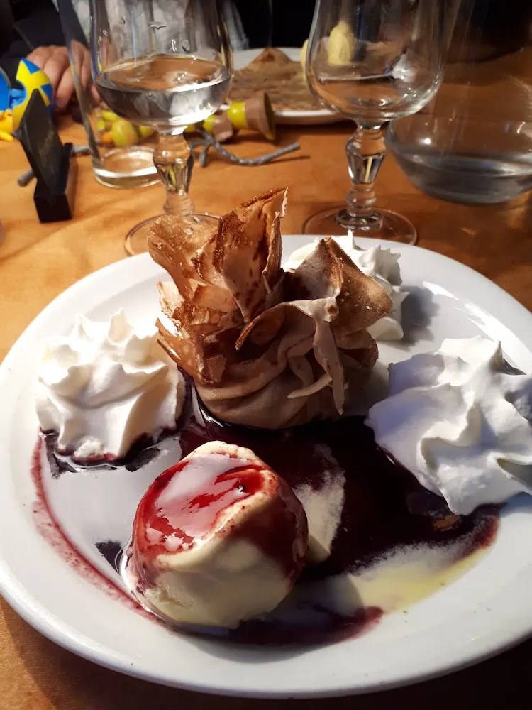 Compote de Pommes Et Glace À la Vanille